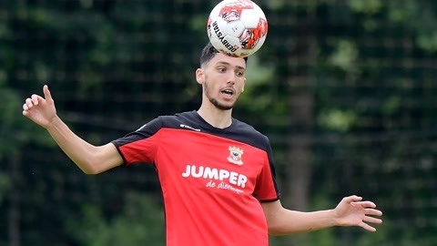 芒特的第一时间处理球是真帅！